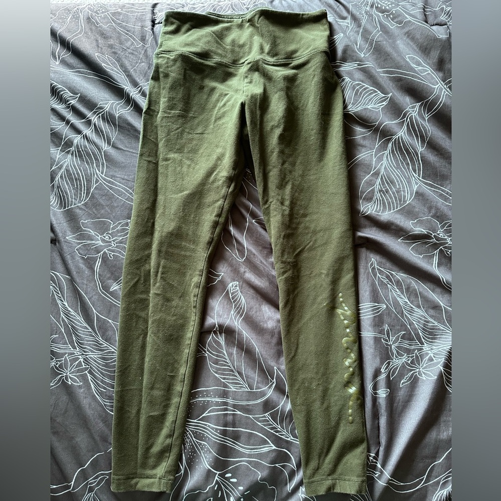Pink ( Victoria’s Secret ) green leggings